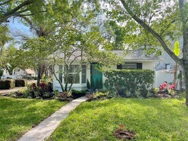 2118 S Venus St in Tampa, FL - Building Photo