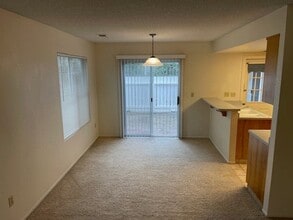 109 Marina Dr S in Lakeport, CA - Building Photo - Building Photo