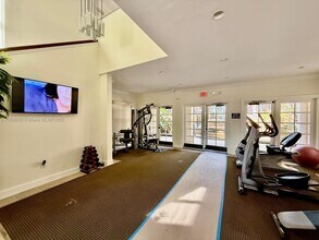 2841 NE 185th St in Aventura, FL - Foto de edificio - Building Photo