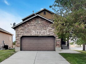 10567 Sugarloaf Dr in Cedar Hills, UT - Building Photo