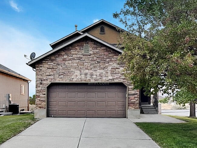 10567 Sugarloaf Dr