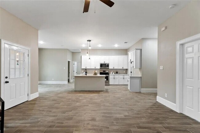 17324 E Holly Hill Dr in Plantersville, TX - Building Photo - Building Photo