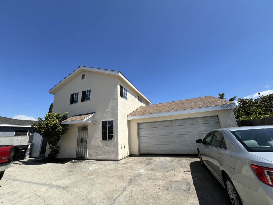 15408 Freeman Ave in Lawndale, CA - Building Photo