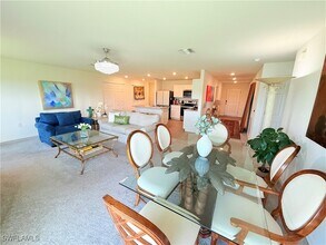 726 NW Douglas Cir in Cape Coral, FL - Foto de edificio - Building Photo