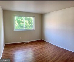 9172 Frankford Ave in Philadelphia, PA - Building Photo