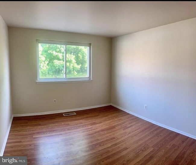 9172 Frankford Ave