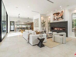1621 N Fairfax Ave in Los Angeles, CA - Building Photo - Building Photo