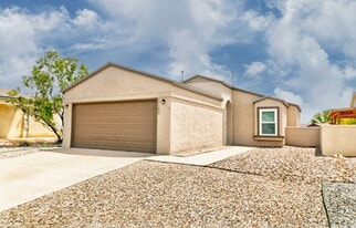 2160 High Desert Cir NE in Rio Rancho, NM - Building Photo