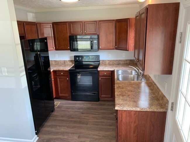 425 W Holt St in Mebane, NC - Building Photo - Building Photo