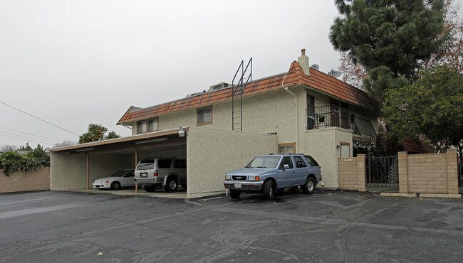 511 W Berkeley Ct in Ontario, CA - Building Photo - Building Photo