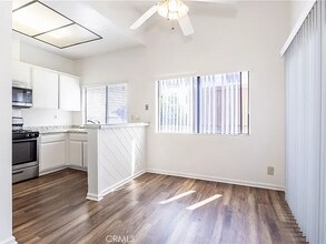 18433 Hatteras St in Los Angeles, CA - Building Photo - Building Photo