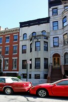 25A W 83rd St in New York, NY - Building Photo