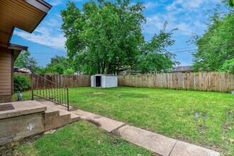 806 E Rosedale St in Sherman, TX - Building Photo - Building Photo