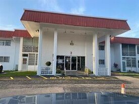 4881 NW 22nd St in Lauderhill, FL - Building Photo