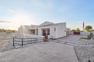 17934 W Estes Way in Goodyear, AZ - Building Photo