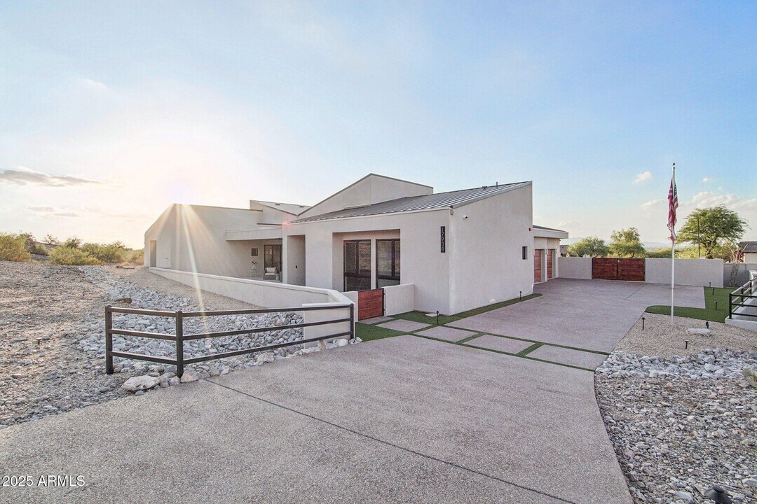 17934 W Estes Way in Goodyear, AZ - Building Photo