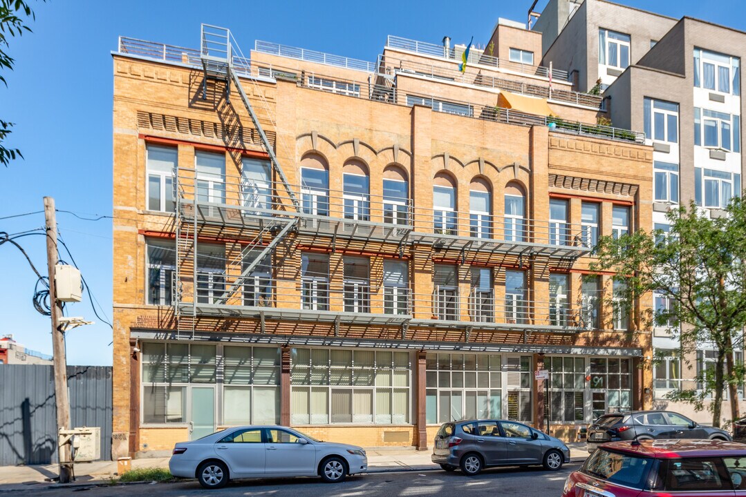 The Retro in Brooklyn, NY - Building Photo