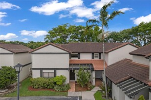 15070 SW 49th Ln in Miami, FL - Building Photo