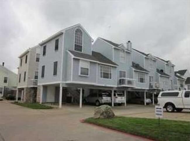property at 306 Settlers Park Dr