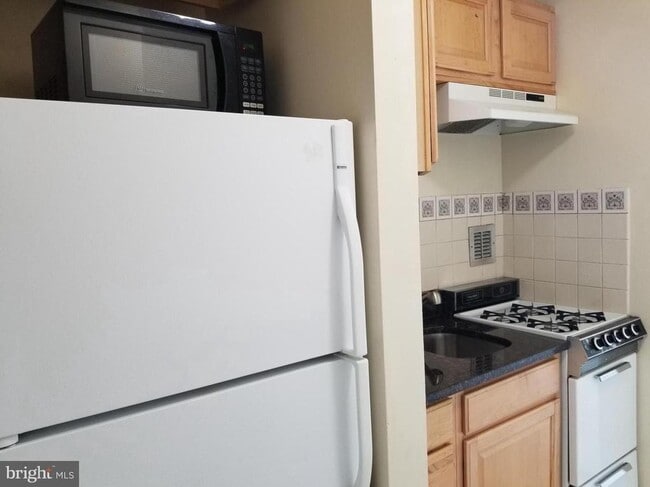 property at 1011 Arlington Blvd