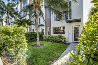 1045 NE 18th Ave in Fort Lauderdale, FL - Building Photo - Building Photo