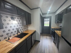 3305 12th St in Gulfport, MS - Building Photo