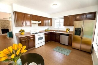 9803 Meadowheath Dr in Austin, TX - Building Photo - Building Photo