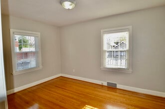 148 Breckenridge Ln, Unit D in Louisville, KY - Foto de edificio - Building Photo