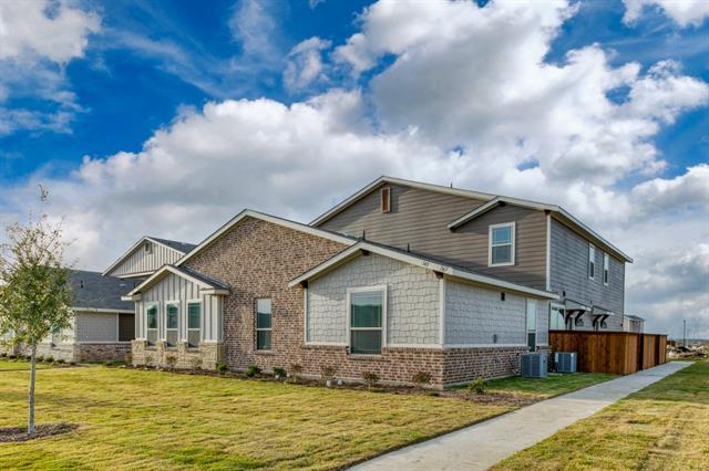 745 Harvest Moon Dr in Venus, TX - Building Photo - Building Photo