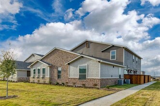 747 Harvest Moon Dr in Venus, TX - Building Photo - Building Photo