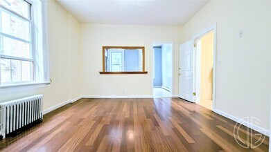 12-15 31st Dr in Queens, NY - Building Photo - Building Photo