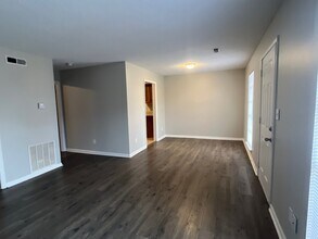 40 Sta Les Cv, Unit 1 in Jackson, TN - Building Photo - Building Photo