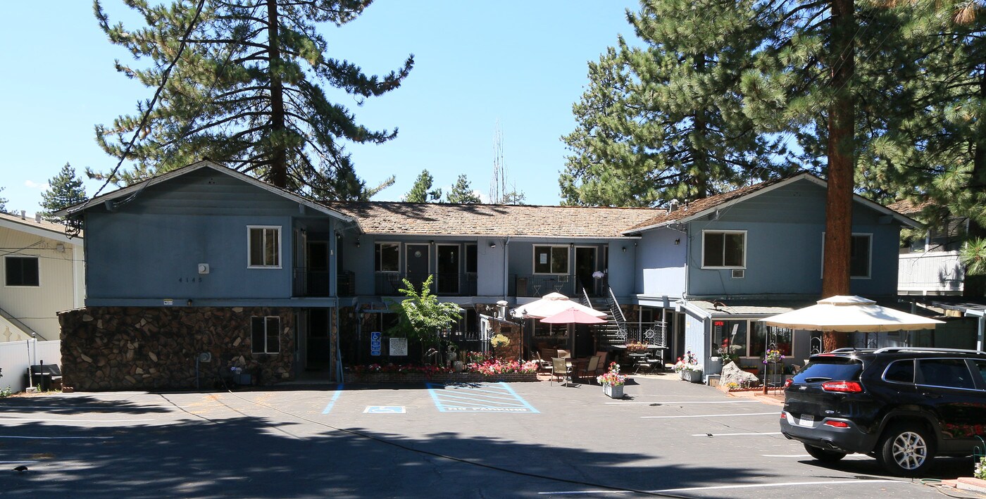 4147 Manzanita Ave in South Lake Tahoe, CA - Building Photo