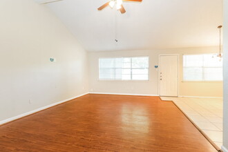 11711 Spruce Mountain Dr in Houston, TX - Building Photo - Building Photo