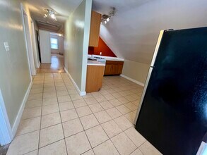 203 Howell St, Unit 2R in Providence, RI - Building Photo - Building Photo