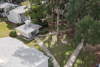 Oaks at Victory in Savannah, GA - Foto de edificio - Building Photo