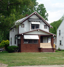 2410 Tremainsville Rd in Toledo, OH - Building Photo - Building Photo