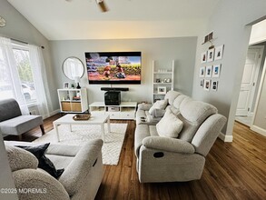 213 Ship Ave in Beachwood, NJ - Foto de edificio - Building Photo