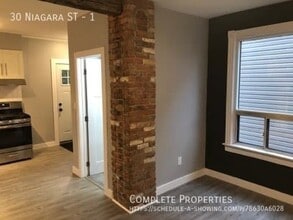 30 Niagara St in Hamilton, ON - Building Photo - Building Photo