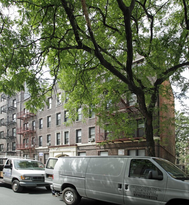 68 St Pauls Pl in Brooklyn, NY - Building Photo - Building Photo
