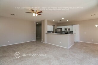 155 E Canary Ct in San Tan Valley, AZ - Foto de edificio - Building Photo