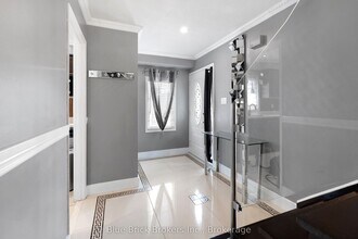 4768 Owl Cir in Mississauga, ON - Building Photo - Building Photo