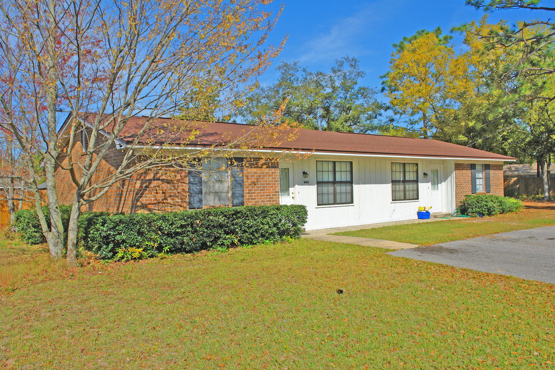 1641-1663 Fairchild St in Pensacola, FL - Building Photo