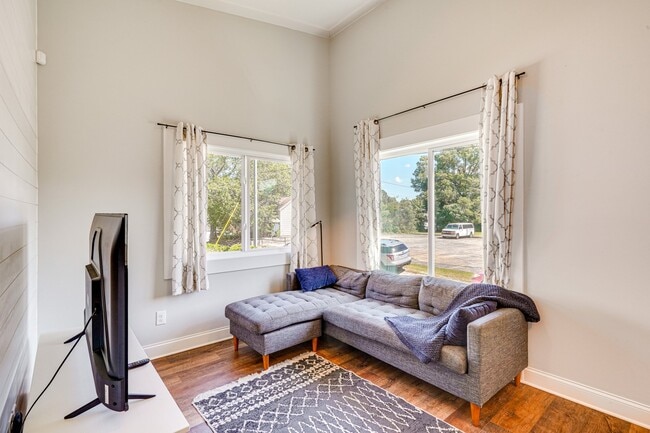 325 Dowd St in Durham, NC - Building Photo - Building Photo