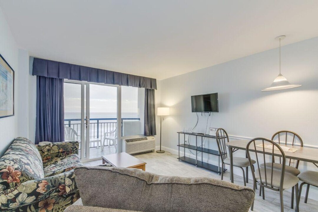 2300 N Ocean Blvd in Myrtle Beach, SC - Building Photo