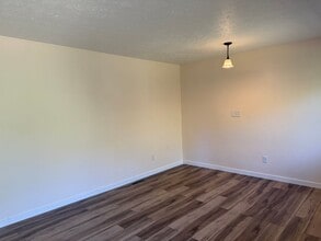 6070 Brooklyn Rd in Jackson, MI - Building Photo - Building Photo