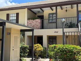 365 3 Lakes Ln in Venice, FL - Building Photo