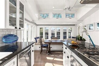 31642 Jewel Ave in Laguna Beach, CA - Foto de edificio - Building Photo