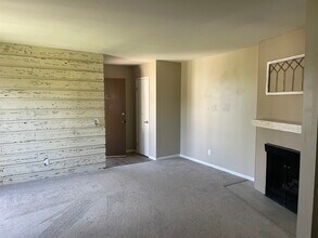 5350 Baltimore Dr in La Mesa, CA - Foto de edificio - Building Photo