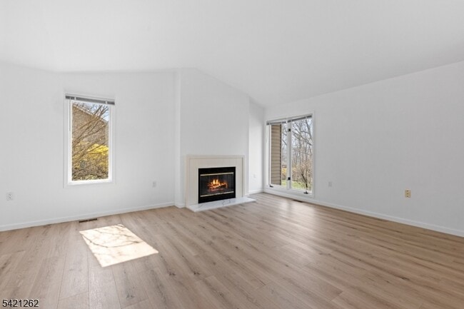 8 Canada Goose Dr in Hackettstown, NJ - Building Photo - Building Photo